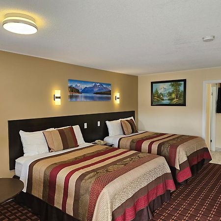 Fox Motor Inn Greater Napanee Extérieur photo