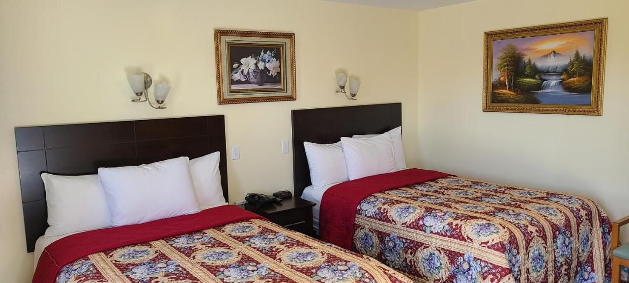 Fox Motor Inn Greater Napanee Extérieur photo