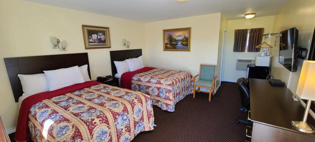 Fox Motor Inn Greater Napanee Extérieur photo