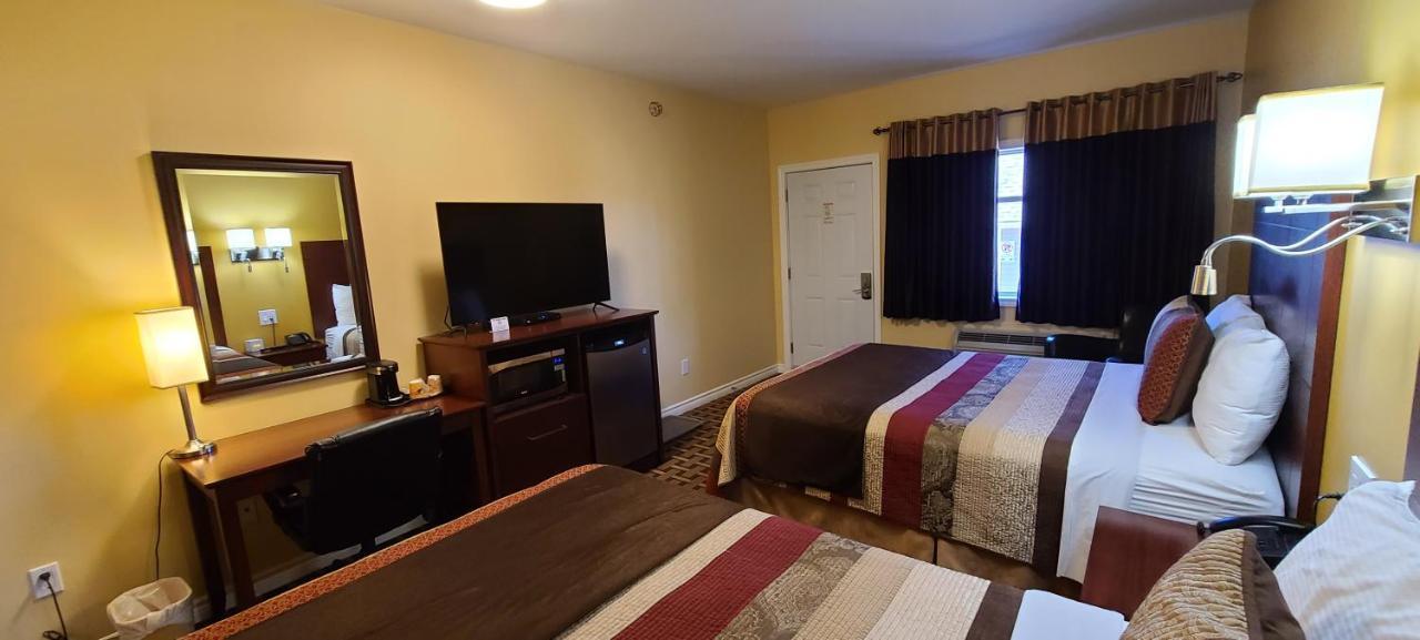 Fox Motor Inn Greater Napanee Extérieur photo