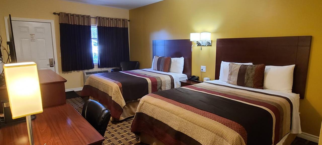 Fox Motor Inn Greater Napanee Extérieur photo