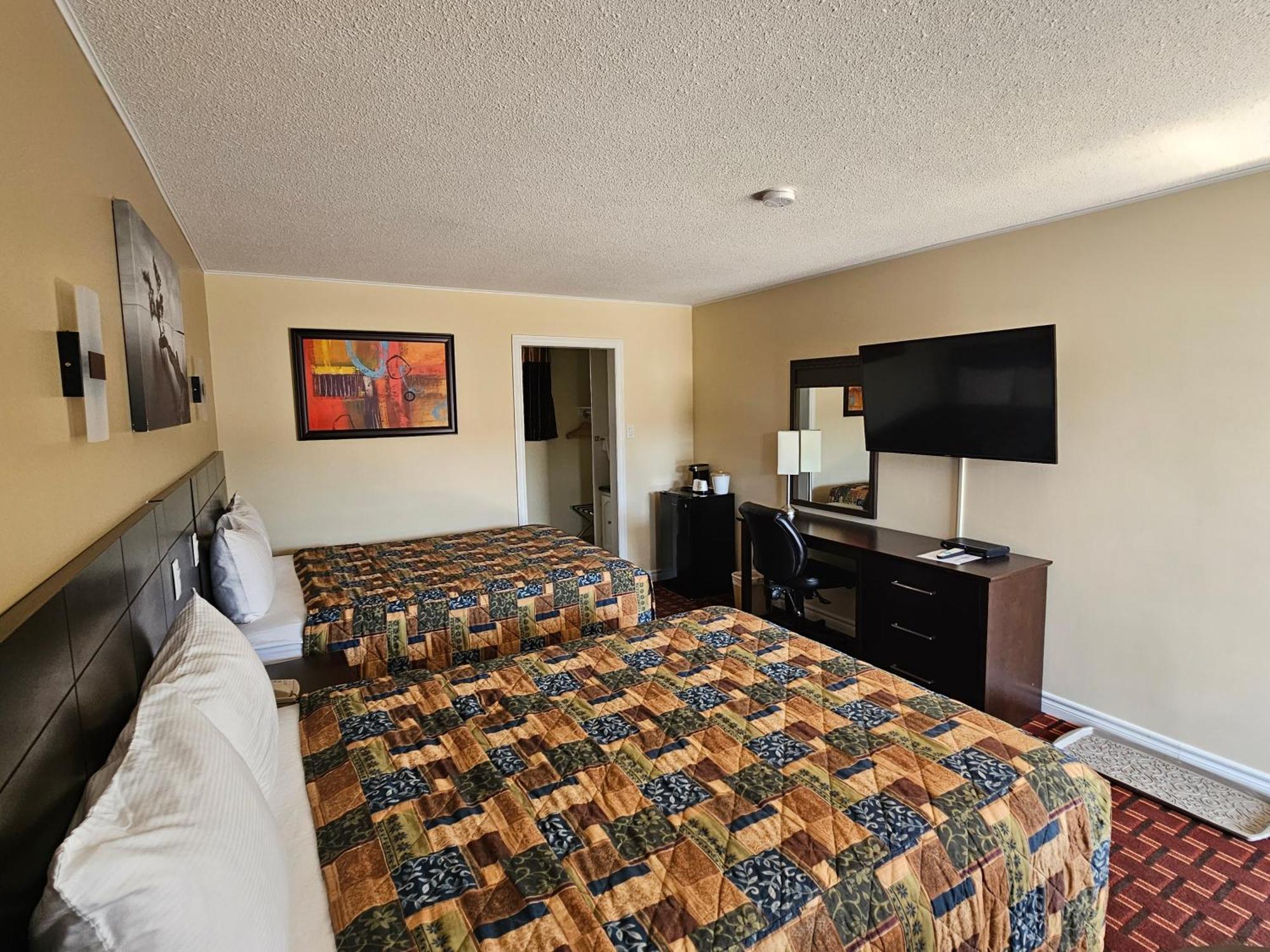 Fox Motor Inn Greater Napanee Extérieur photo