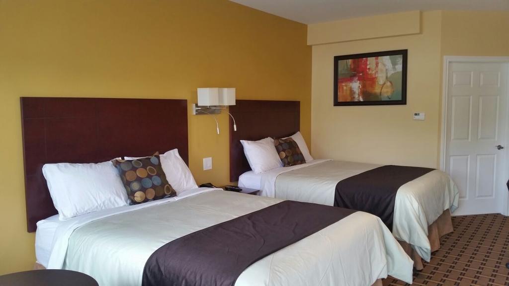 Fox Motor Inn Greater Napanee Extérieur photo