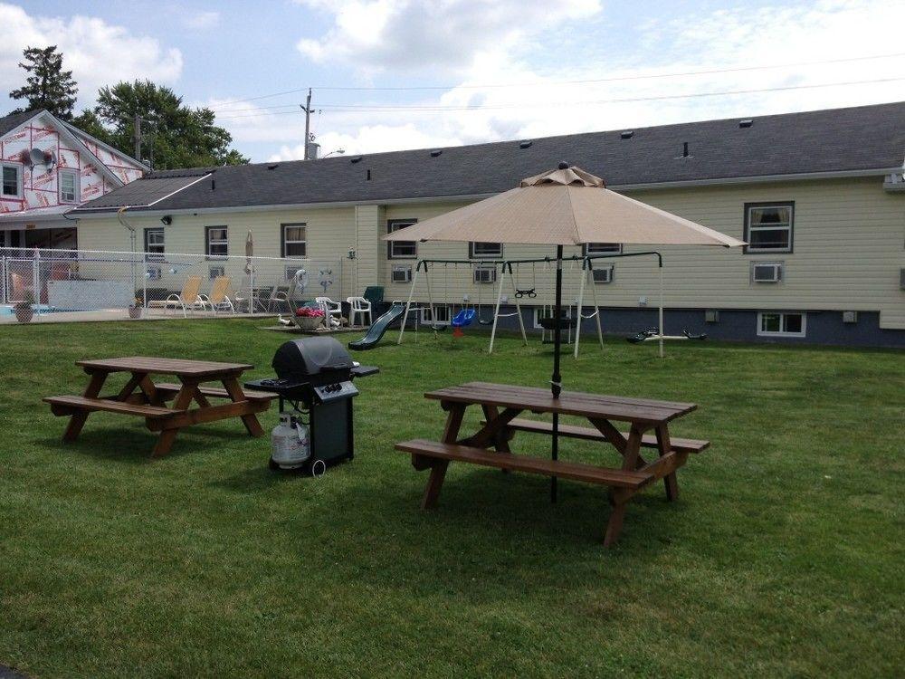 Fox Motor Inn Greater Napanee Extérieur photo