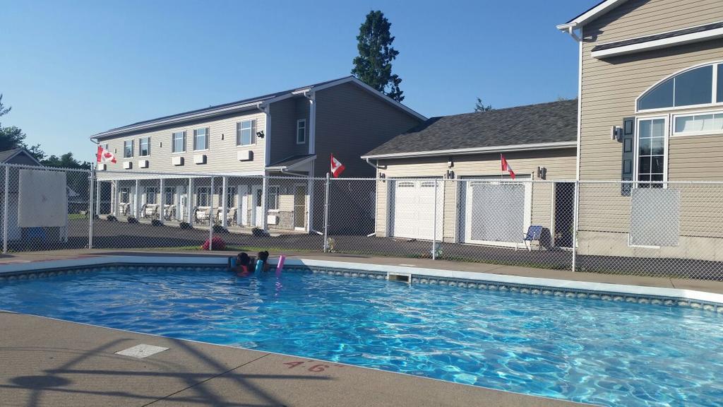Fox Motor Inn Greater Napanee Extérieur photo