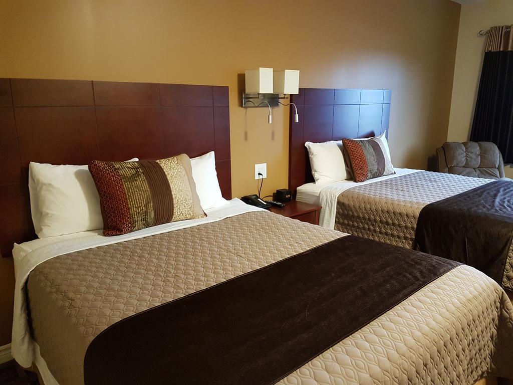 Fox Motor Inn Greater Napanee Extérieur photo