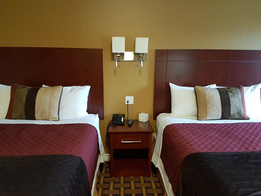 Fox Motor Inn Greater Napanee Extérieur photo