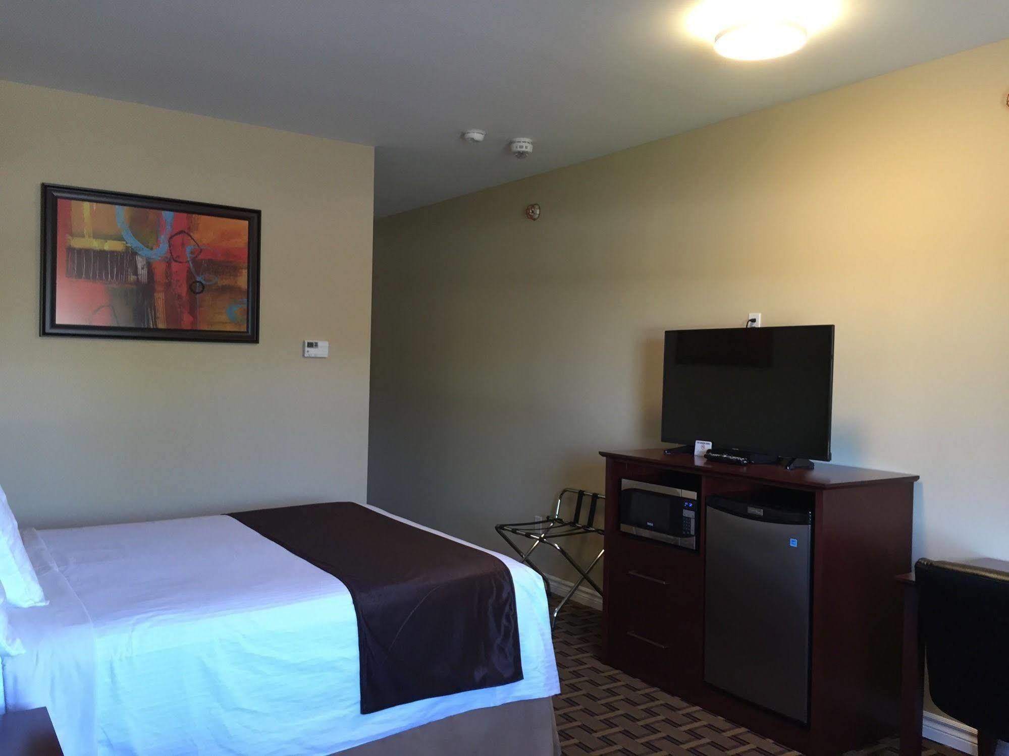 Fox Motor Inn Greater Napanee Extérieur photo