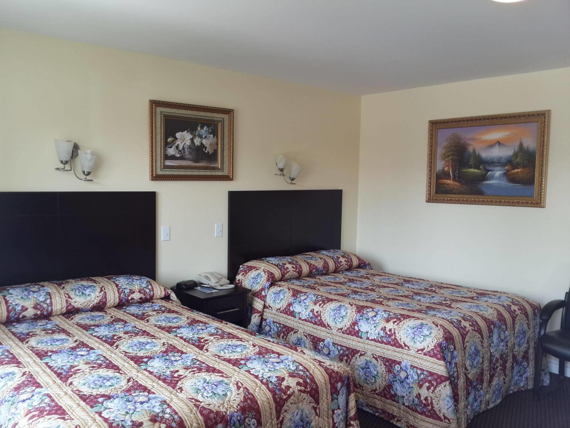 Fox Motor Inn Greater Napanee Extérieur photo