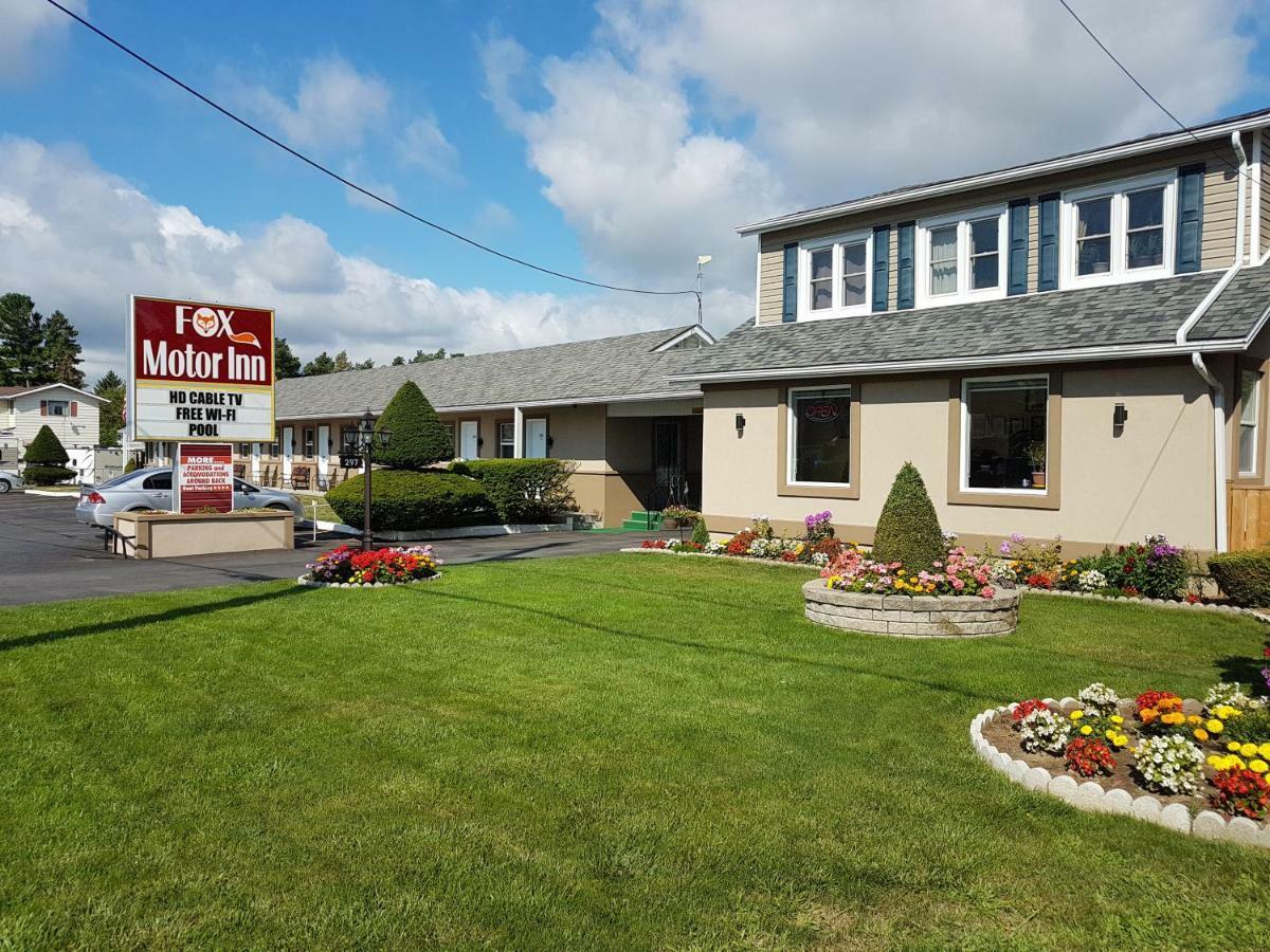 Fox Motor Inn Greater Napanee Extérieur photo