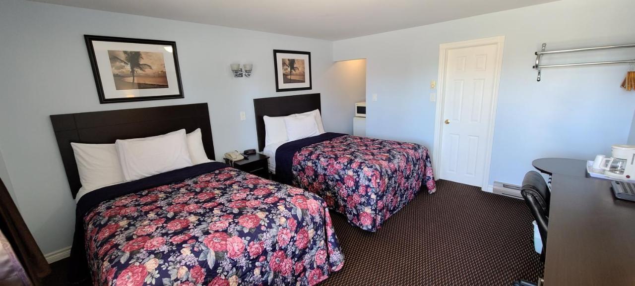 Fox Motor Inn Greater Napanee Extérieur photo