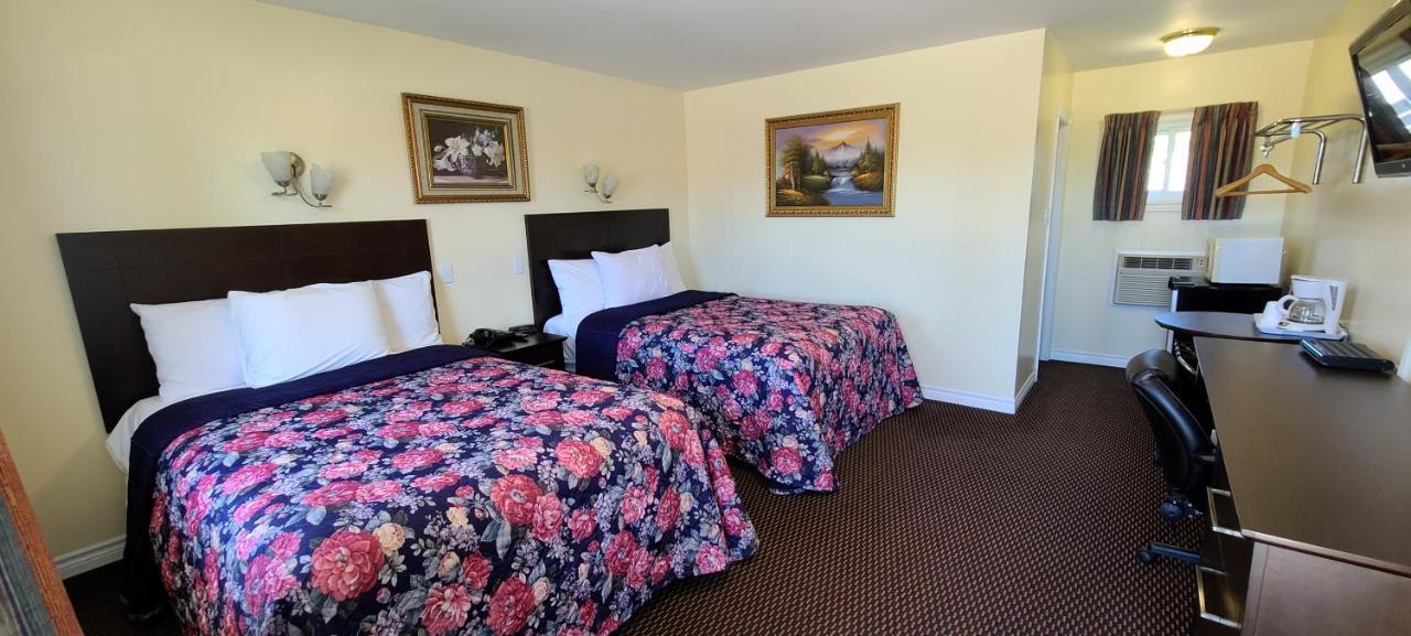 Fox Motor Inn Greater Napanee Extérieur photo